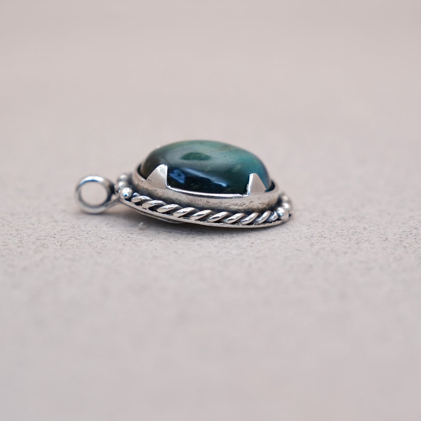 Oval Labradorite Pendant