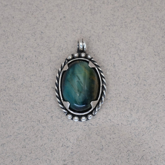 Oval Labradorite Pendant